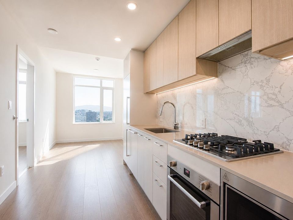 1st image of 6468 Willingdon Ave #3807