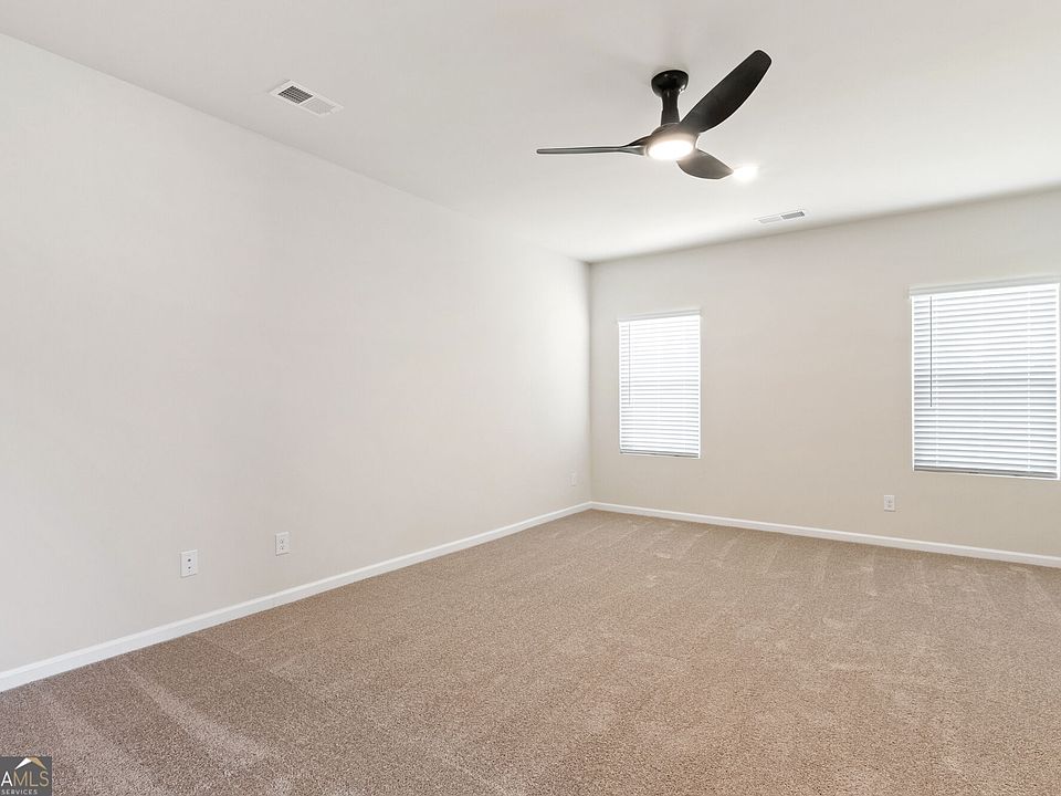 1st image of 33 Faulkner Cir