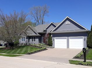1205 Bridgeview Pl, Le Claire, IA