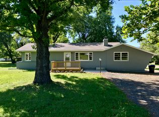 1927 NW 39th St, Topeka, KS 66618