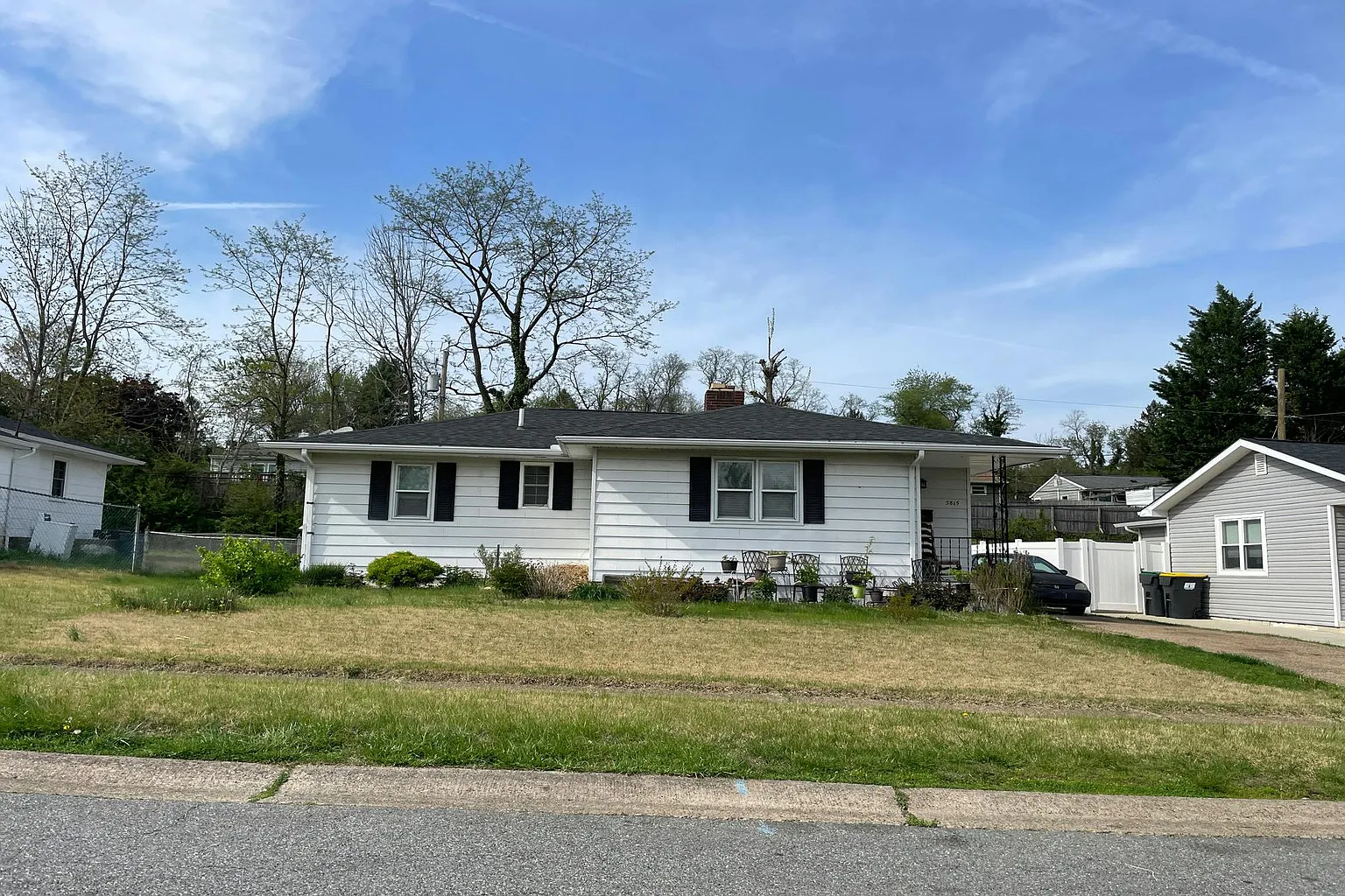 3815 Evelyn Dr photo 1
