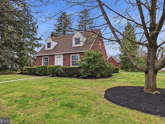 3rd image of 120 Maple Rd