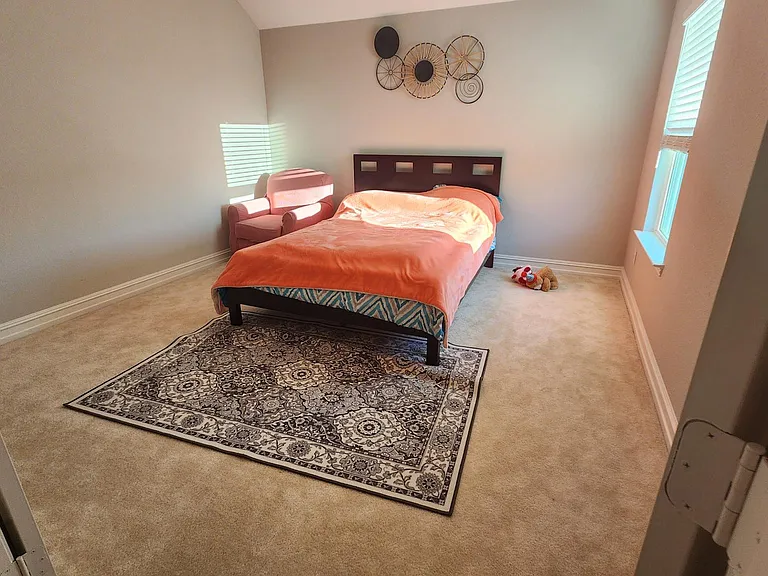 5901 Silverhollow Dr — Photo 26