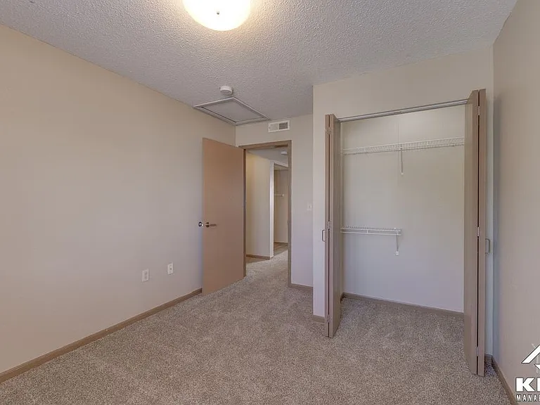 Coronado Residences — Photo 10