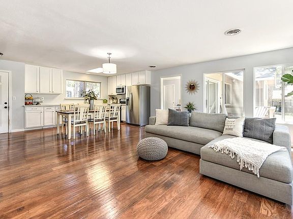 5th image of 12741 Torrey Pines Dr