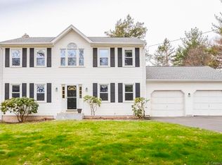 691 Mountain Rd, West Hartford, CT 06117