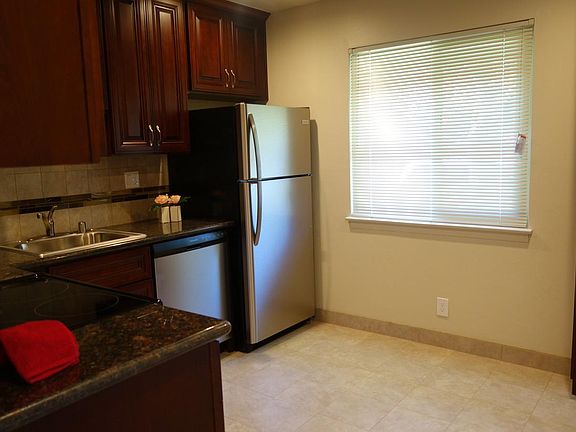 2nd image of 512 Troy Dr