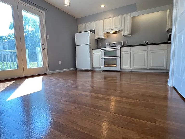 852 E Sherwood Hills Dr — Photo 2
