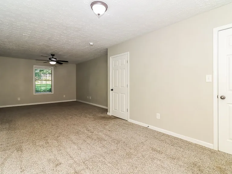 97 Summer Creek Dr — Photo 5