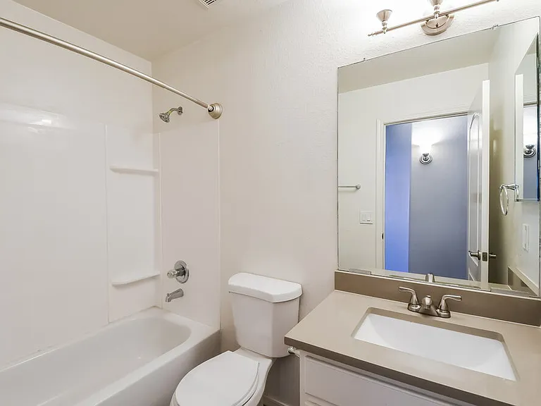 1058 S Sierra St — Photo 15