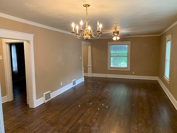 3rd image of 520 S Huttig Ave