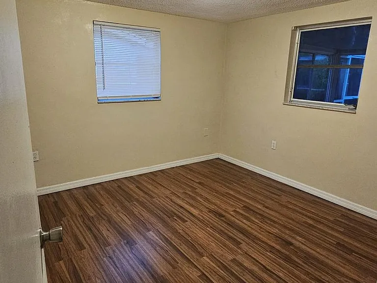 9116 Hunt Club Ln — Photo 6
