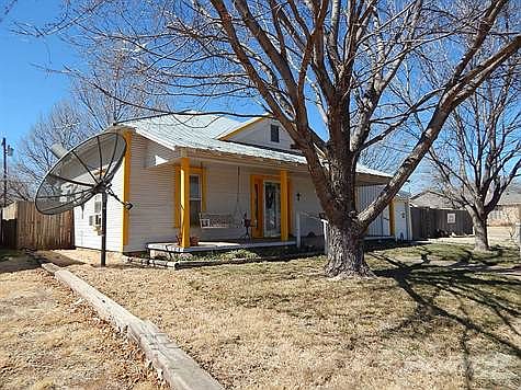 COVERED FRONT PORCH