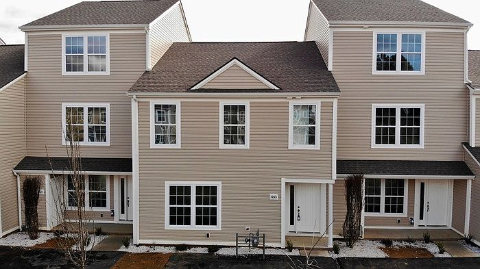 1st image of 460 Pin Oak Dr