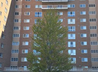 6711 Lake Shore Dr S APT 813, Richfield, MN 55423