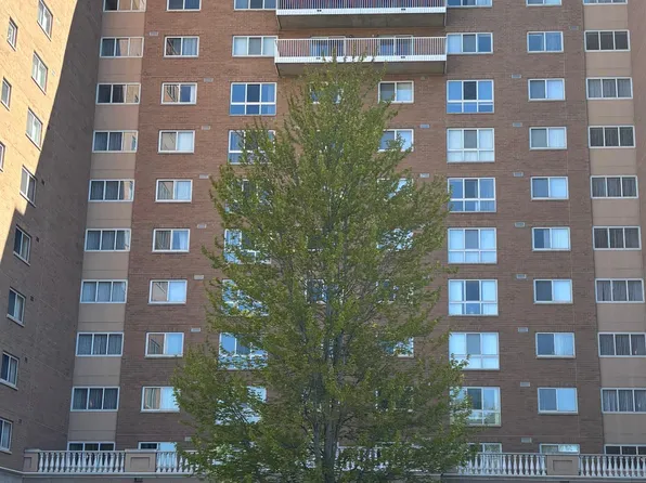 6711 Lake Shore Dr S APT 813, Richfield, MN 55423