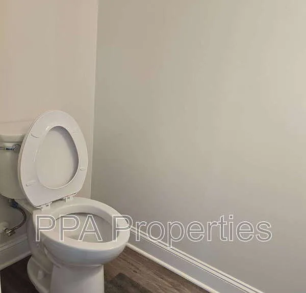 402 Giles St #B — Photo 57