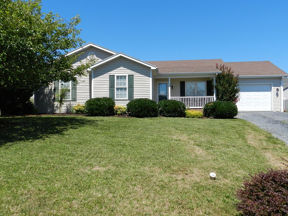 1st image of 40 Falcon Ln