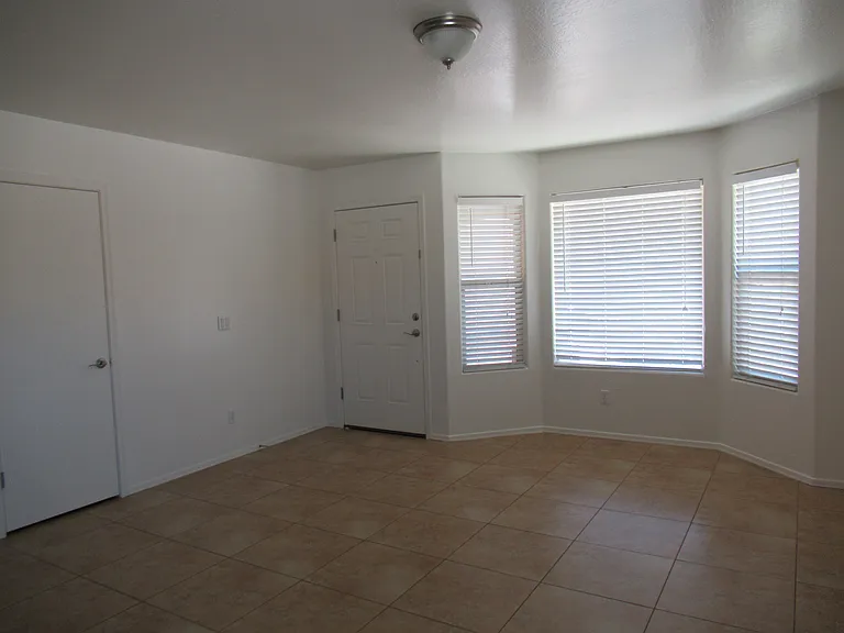 900 W Broadway Ave #49 — Photo 3
