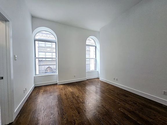 3rd image of 68 Livingston St APT 2A