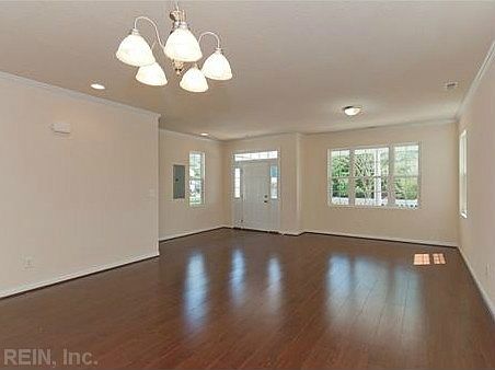 5th image of 922 Kenton Ave