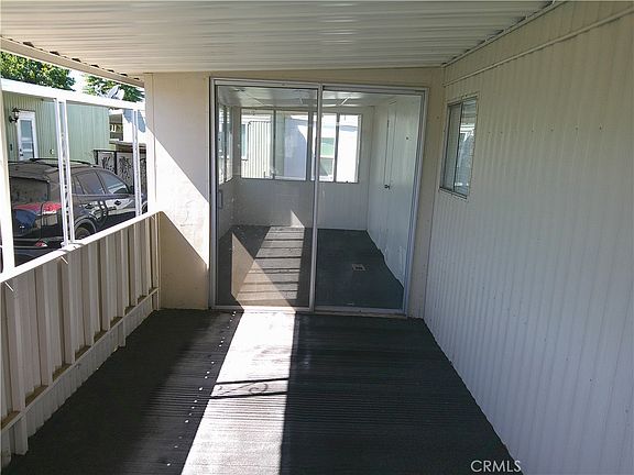 3rd image of 260 N Lyon Ave Space 97