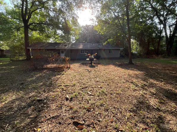 131 Estates Ct, Jackson, MS 39211