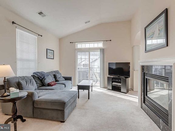 2nd image of 5064 Donovan Dr #427