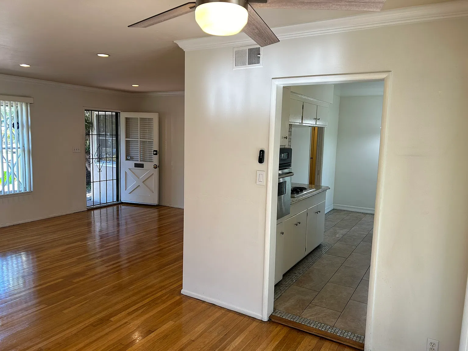 3 bed, 1230 sqft, $3,695 — Photo 1