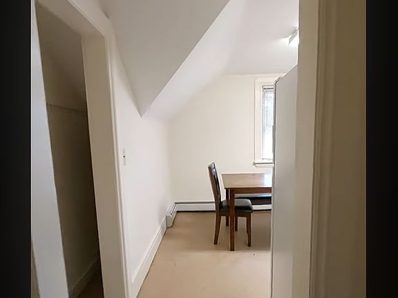 2nd image of 125 Highland Pl APT 4