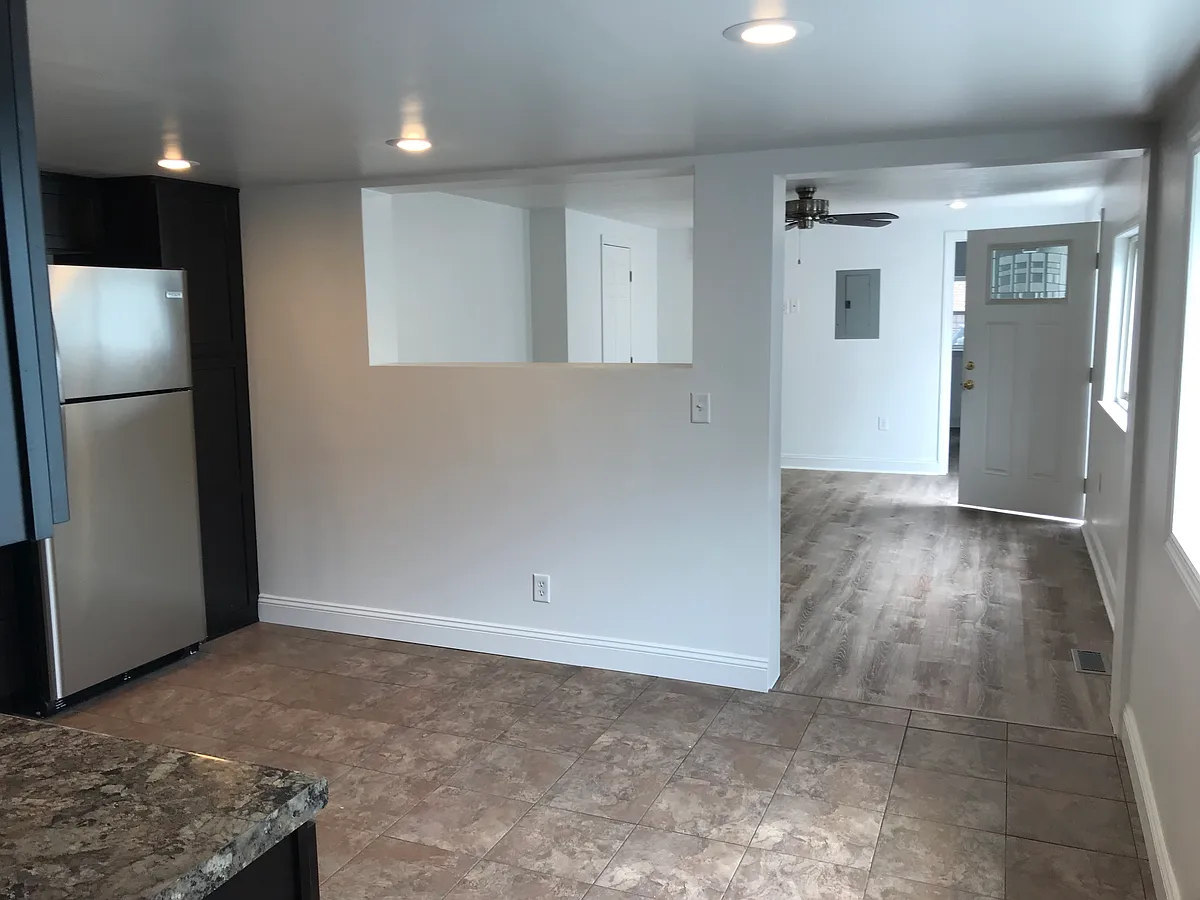 Building Photo - 84 S 14th St #1
