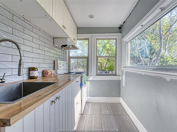 5th image of 41 Giles Blvd E