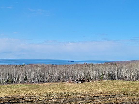 4th image of 10 Voyageur Rd