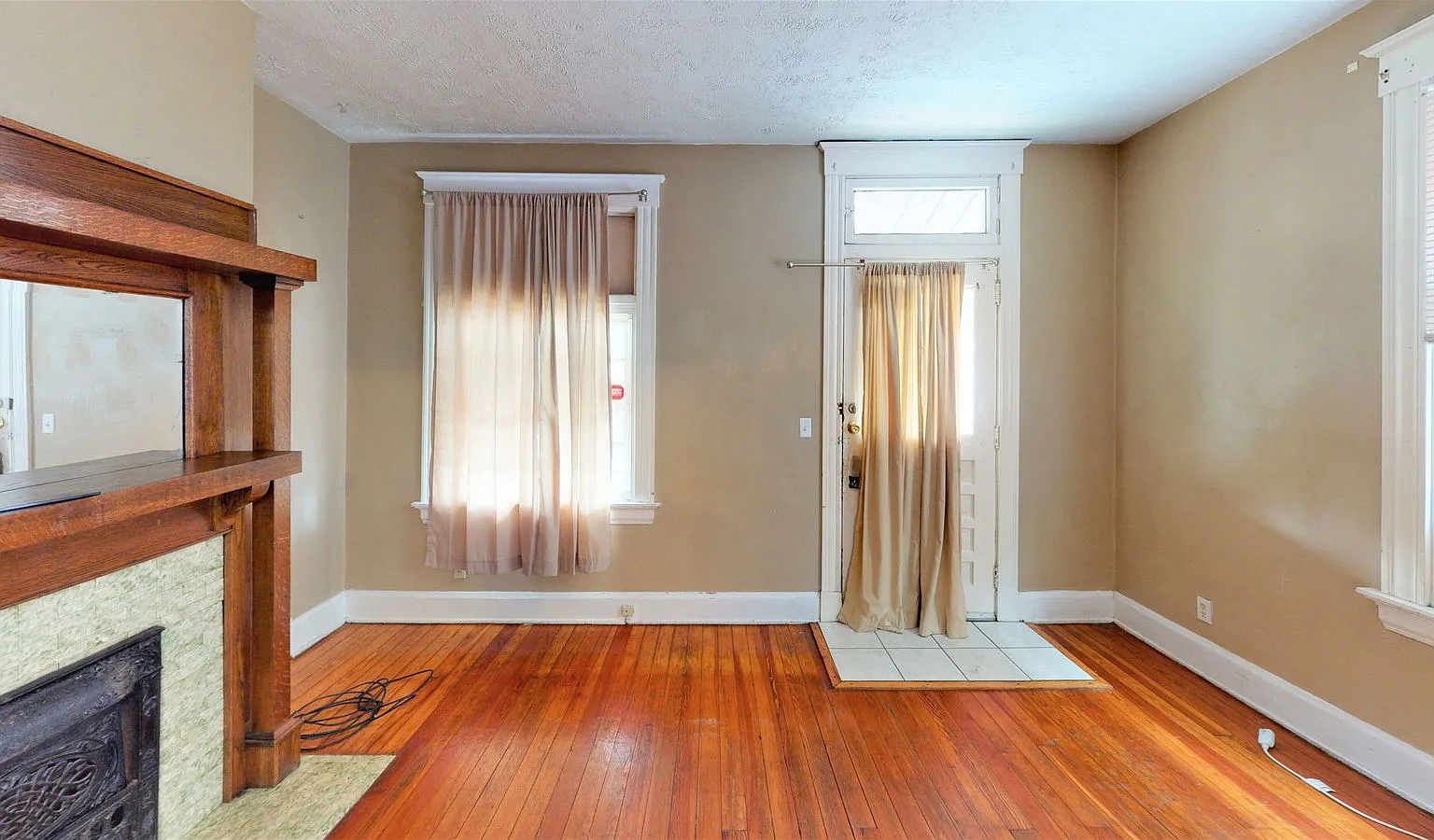 4 bed, 2.0 bath, 1624 sqft, $3,795 — Photo 2