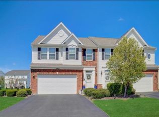 12902 S Blue Spruce Dr, Plainfield, IL 60585