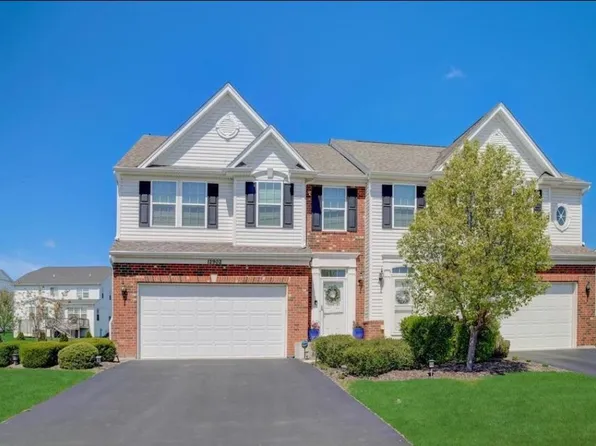 12902 S Blue Spruce Dr, Plainfield, IL 60585