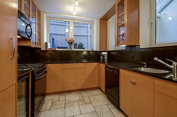 Sold by Corcoran | media 6