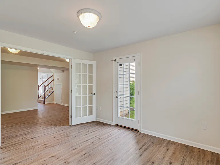 201 Susan Cir — Photo 10