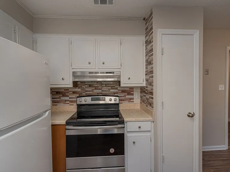 2937 Dahlia Dr — Photo 13