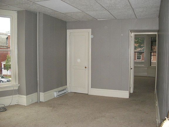 3rd image of 1948 Green St APT 2