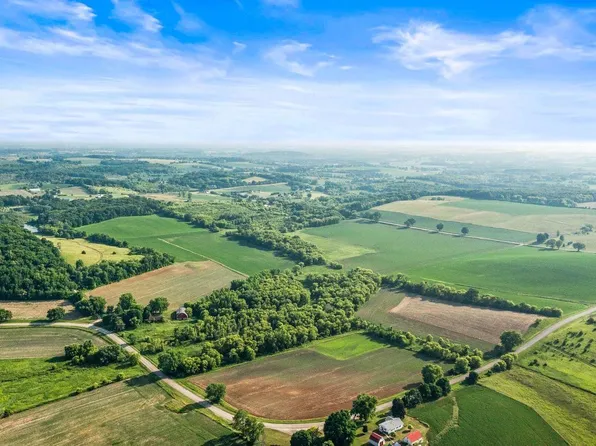 W1851 Creek ROAD, Oconomowoc, WI 53066