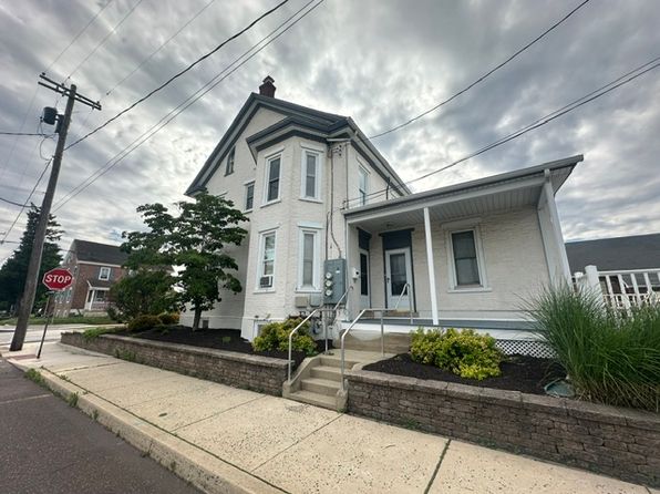 401 N Main St APT A