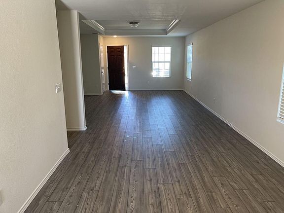 3rd image of 4709 Greenham Ln