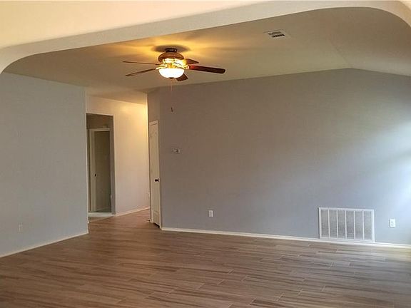 5th image of 2719 Jacki Dr