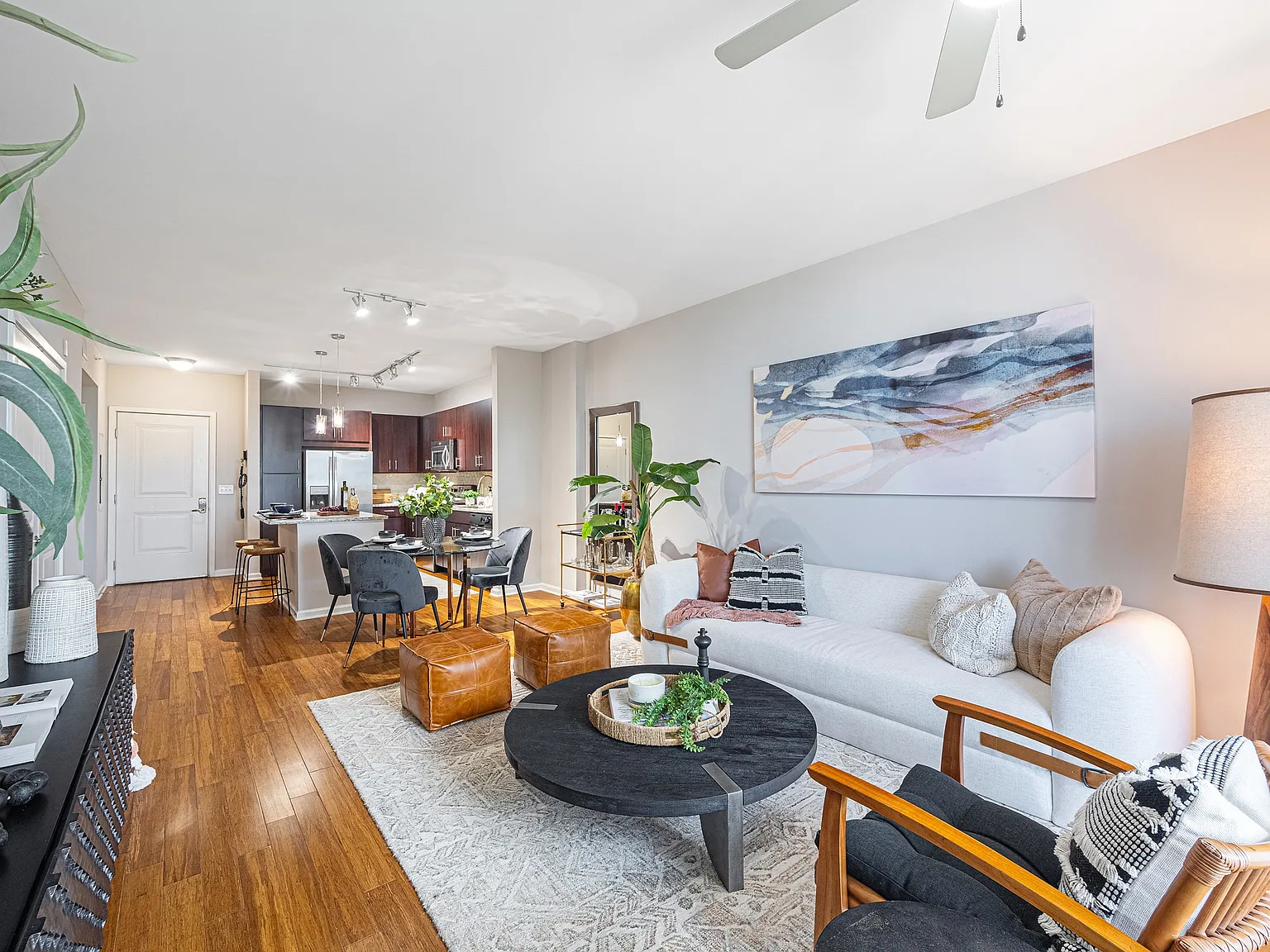 1640 Victoria Park — Photo 4