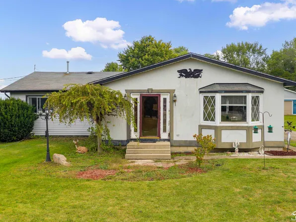 8526 Railroad St, Ottawa Lake, MI 49267