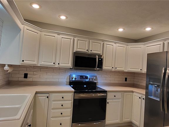 5th image of 103 Ashford Cir