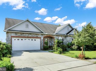 35 Manada Creek Cir, Carlisle, PA 17013