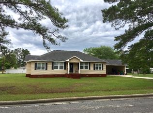 58 Burketts Ferry Rd, Hazlehurst, GA 31539