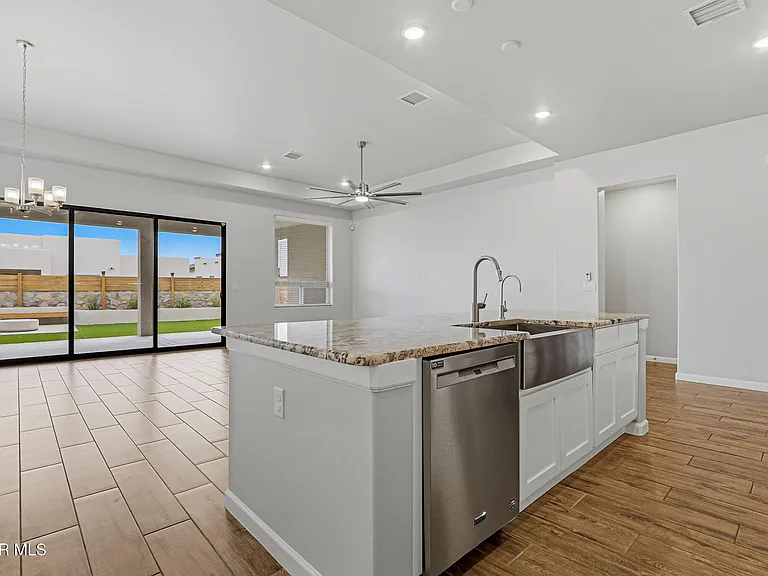 253 Emerald Sun Dr — Photo 10